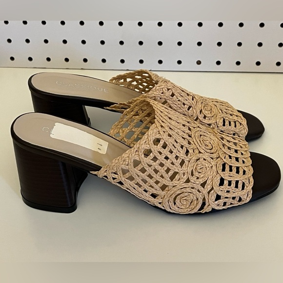 Classique Woven Heeled Sandals - Picture 8 of 15
